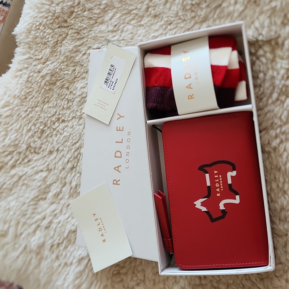 NWT IOB Radley London Shadow Scotty Dog Wallet & Socks Boxed Gift Set ♥️🐾